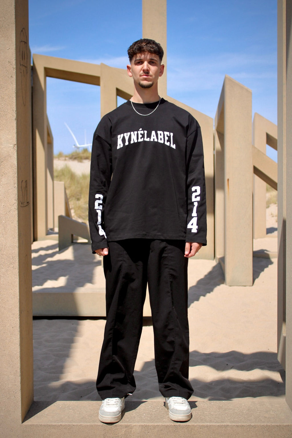 214 LONGSLEEVE BLACK