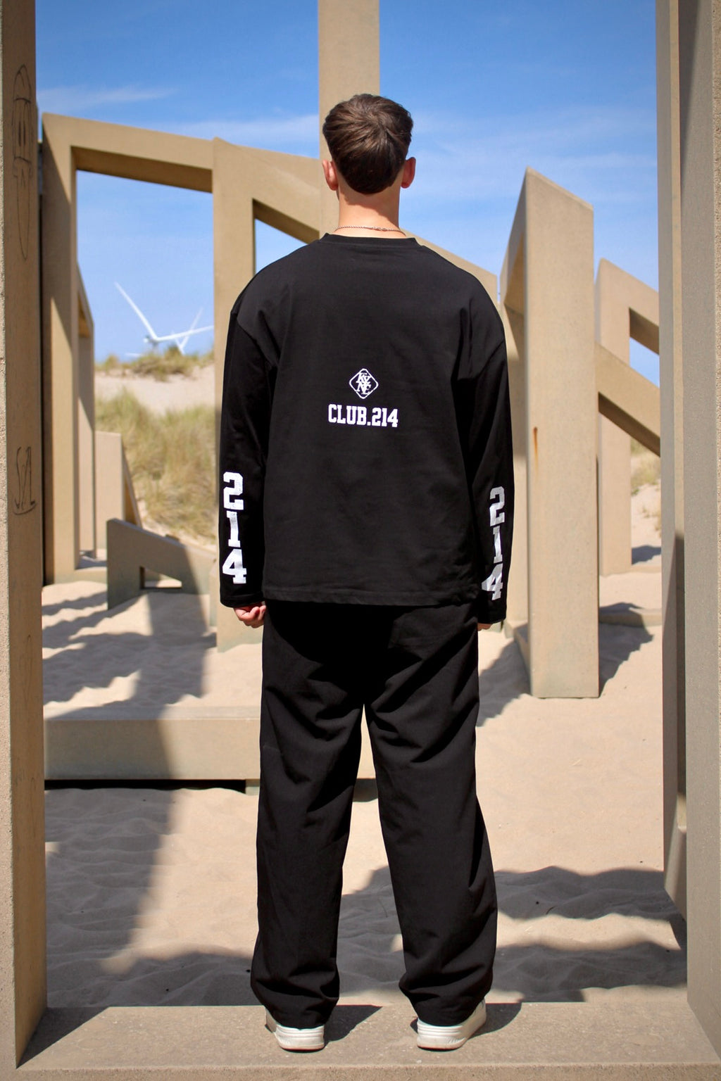 214 LONGSLEEVE BLACK